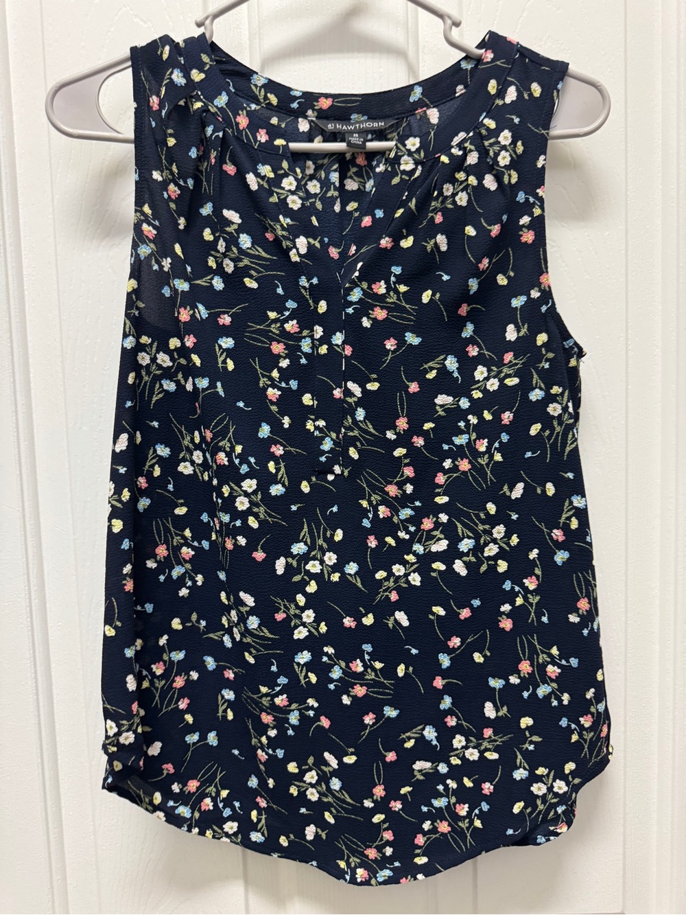 Navy Floral Sleeveless Shell top